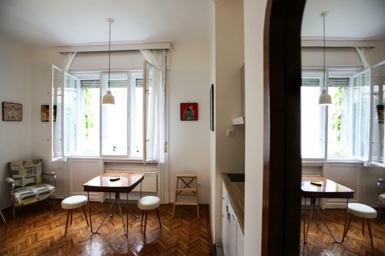 Bright Lights, Big City Studio Budapest Bagian luar foto
